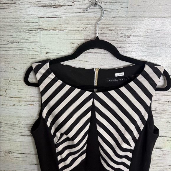 Ivanka Trump Dress dress. Size 10 sheath - Picture 3 of 7